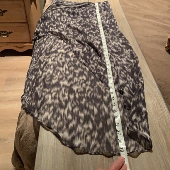 Express Lightweight Flowy Patterned High Low Skirt Skort Gray Size Small - Picture 14 of 14